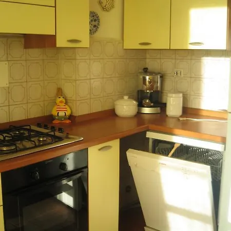 アパート Manuela マリネッラ・ディ・サルザーナ