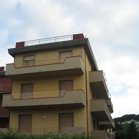 Manuela アパート *